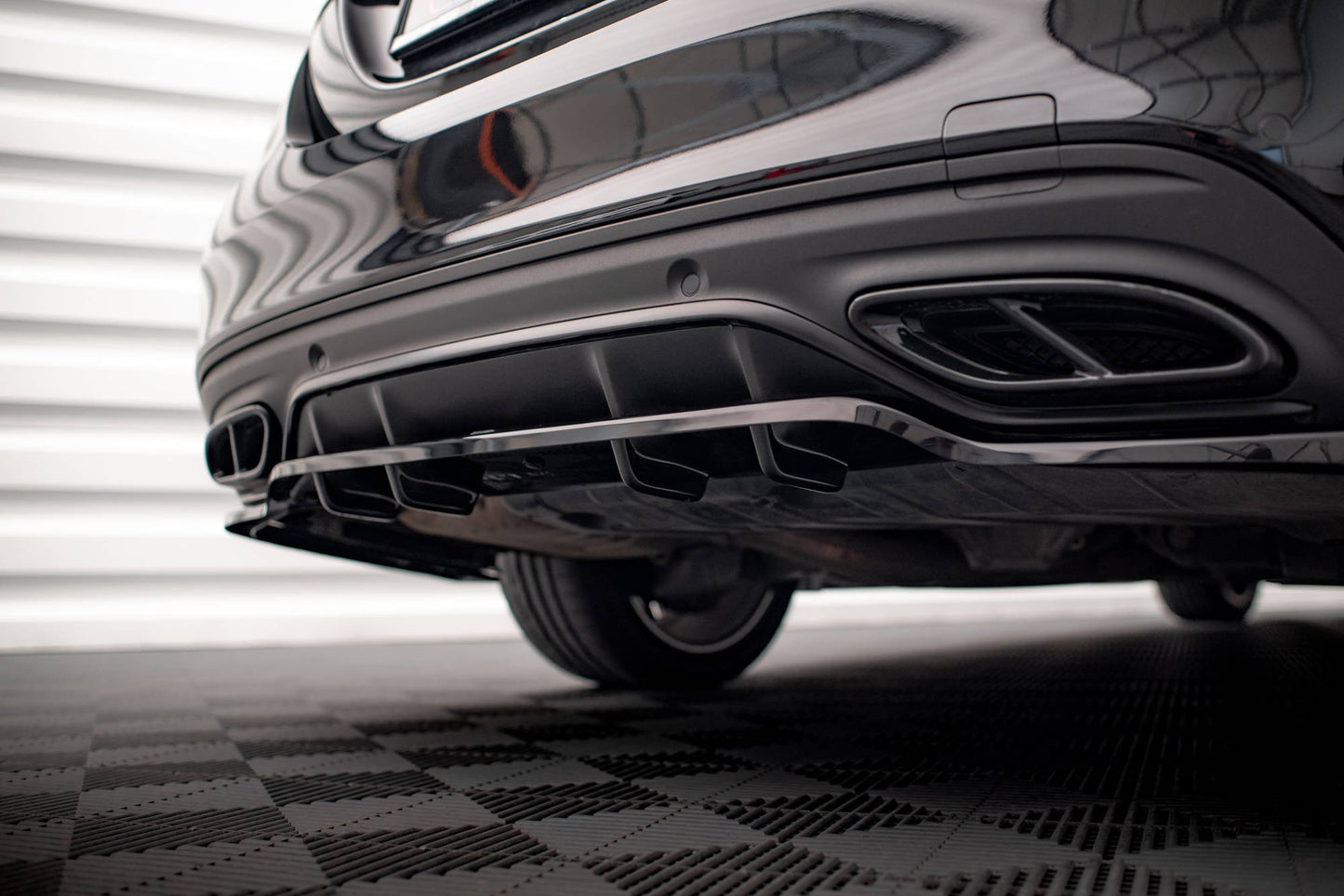 Mittlerer Cup Diffusor DTM Look Heck Ansatz für Mercedes-Benz C AMG-Line W205 Facelift schwarz Hochglanz
