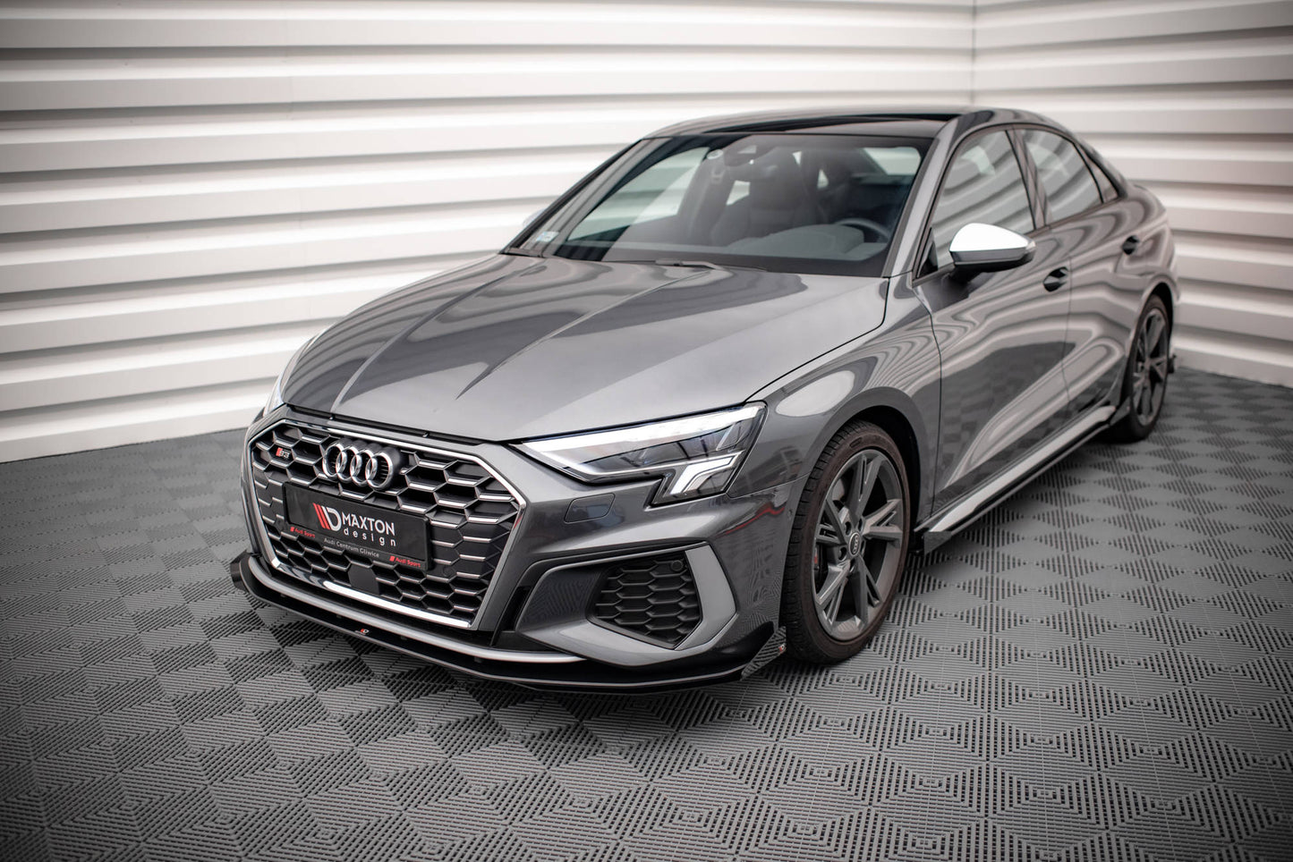 Street Pro Front Ansatz für +Flaps für + Flaps Audi S3 / A3 S-Line 8Y schwarz Hochglanz