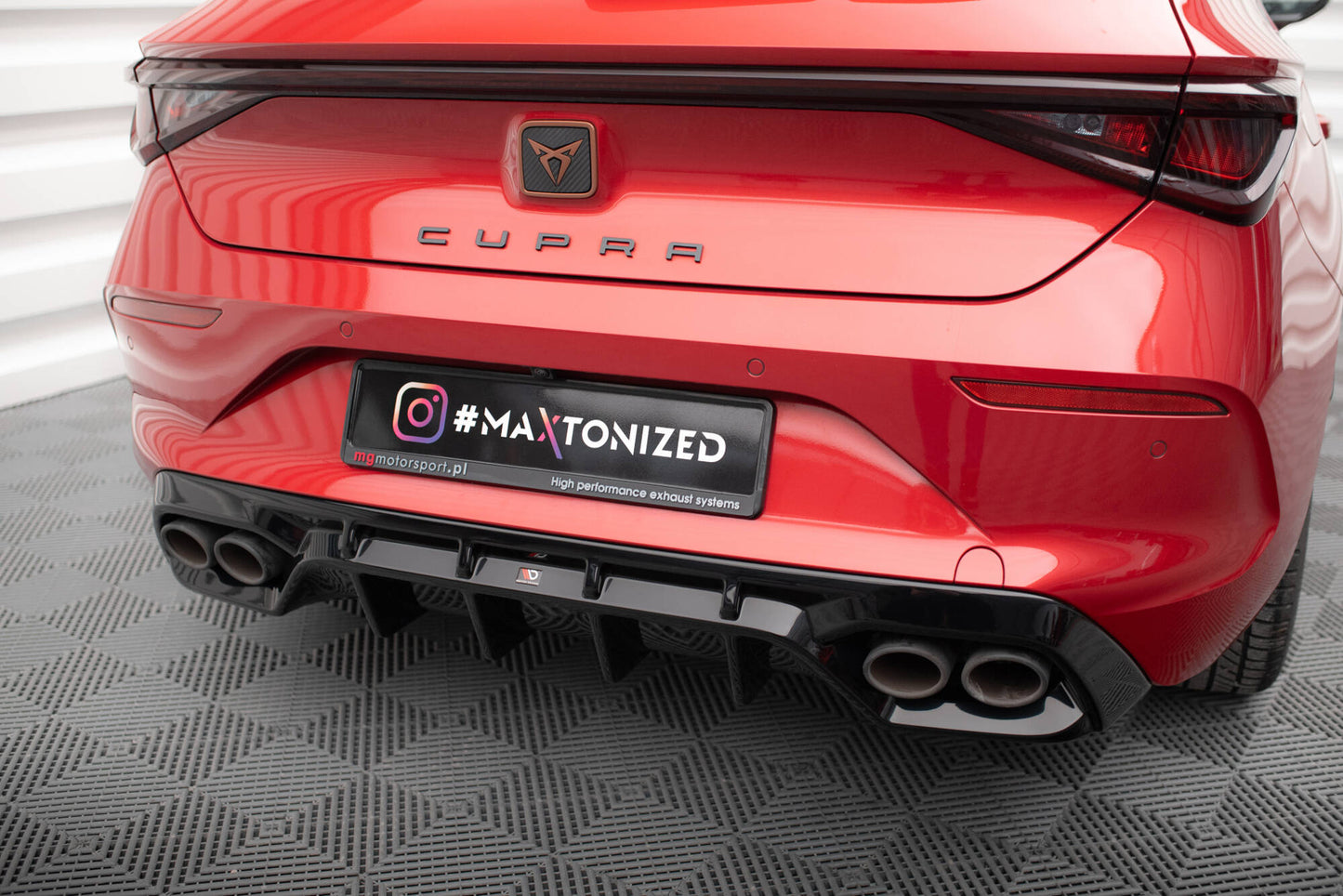 Diffusor Heck Ansatz für Cupra Leon Hatchback Mk1 schwarz Hochglanz