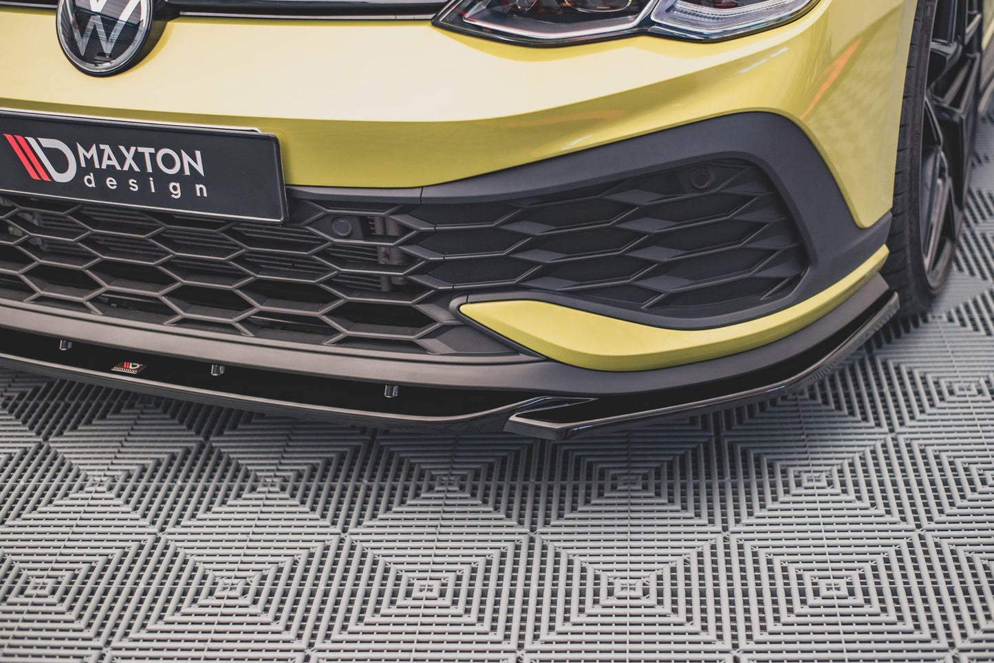 Front Ansatz V.2 für VW Golf GTI Clubsport Mk8 schwarz Hochglanz