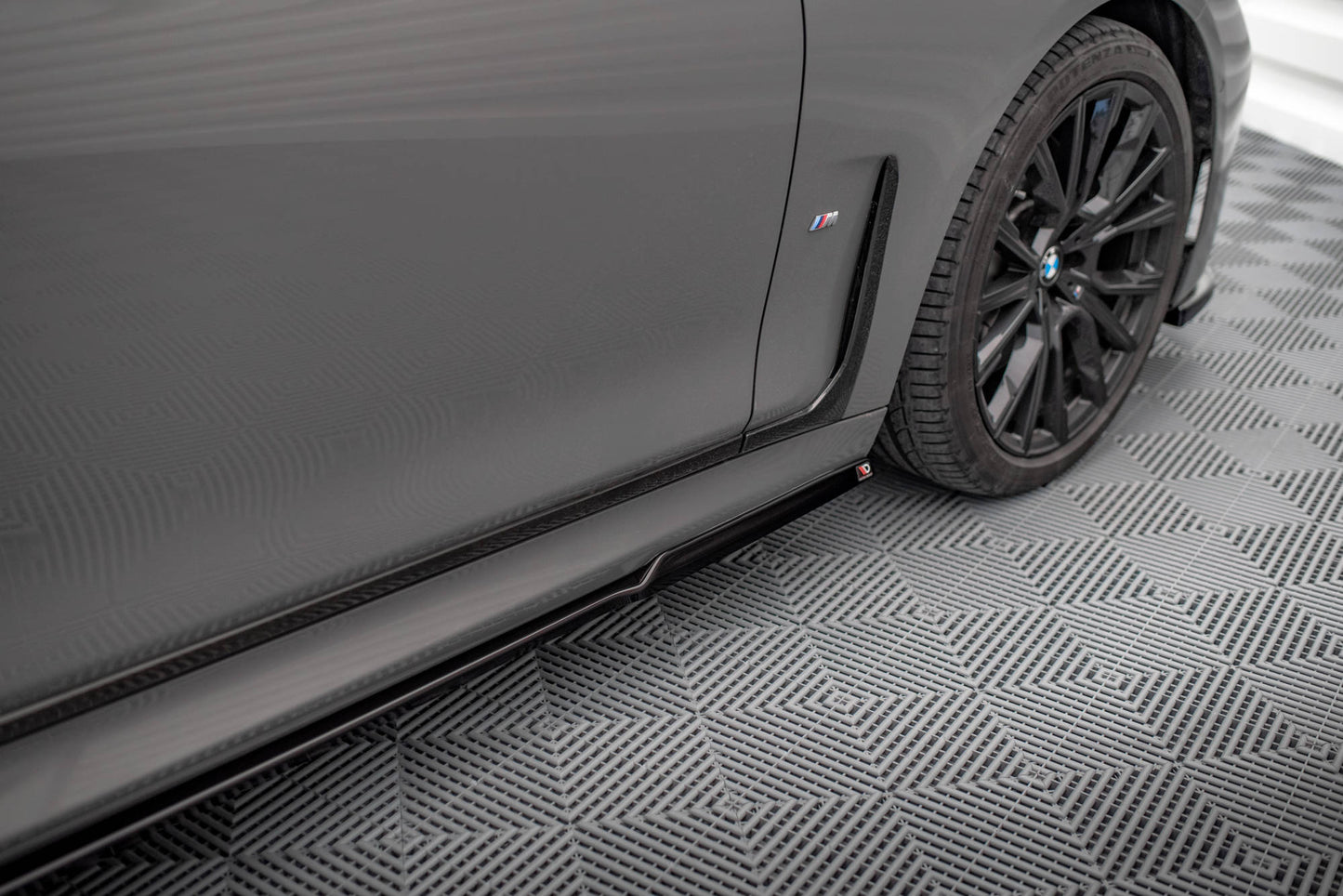 Seitenschweller Ansatz für V.1 für BMW 7 M-Paket G11 schwarz Hochglanz