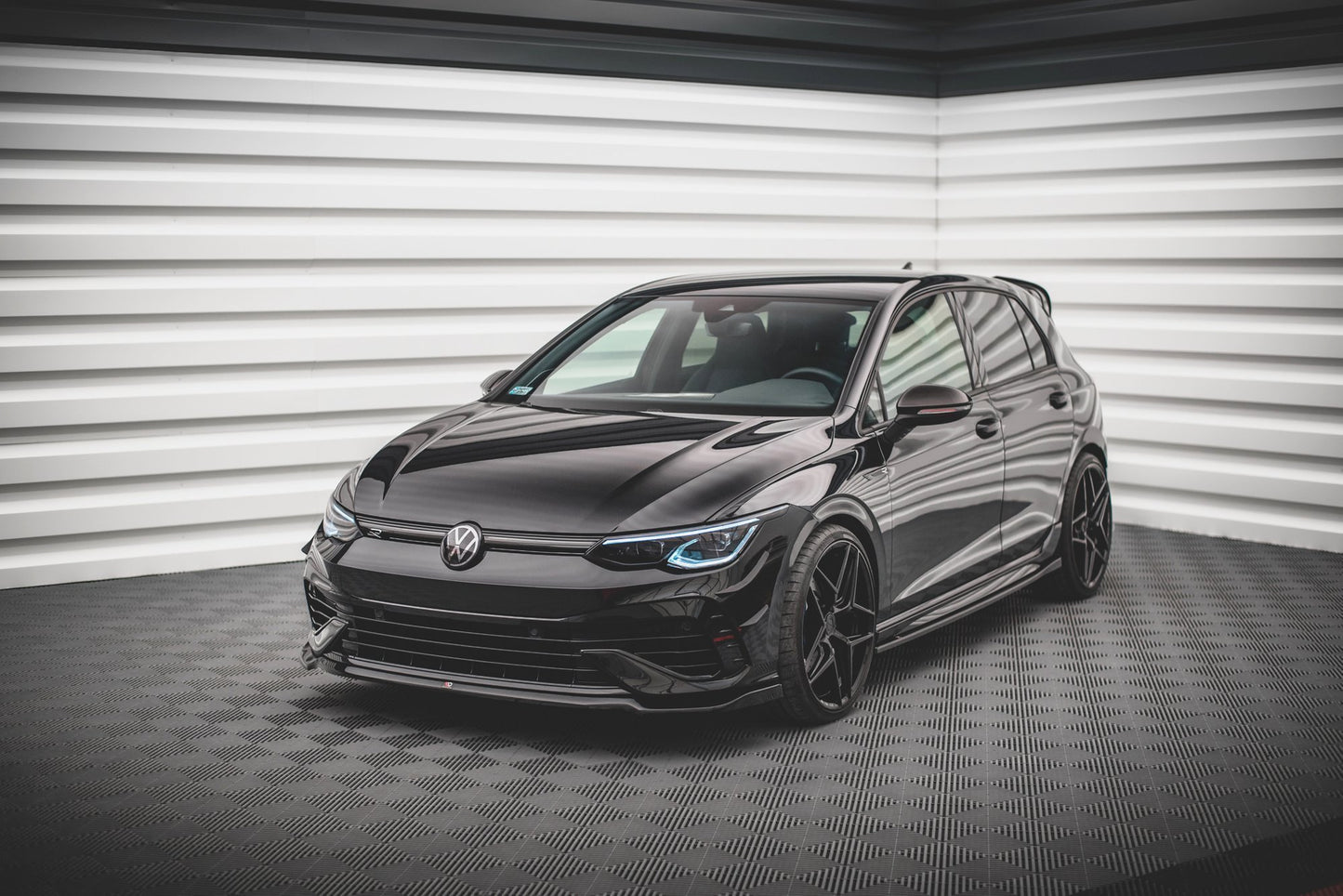 Front Ansatz V.6 für Volkswagen Golf R Mk8 Carbon Look