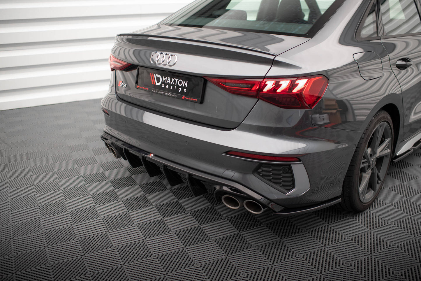 Diffusor Heck Ansatz für Audi S3 Limousine 8Y schwarz Hochglanz