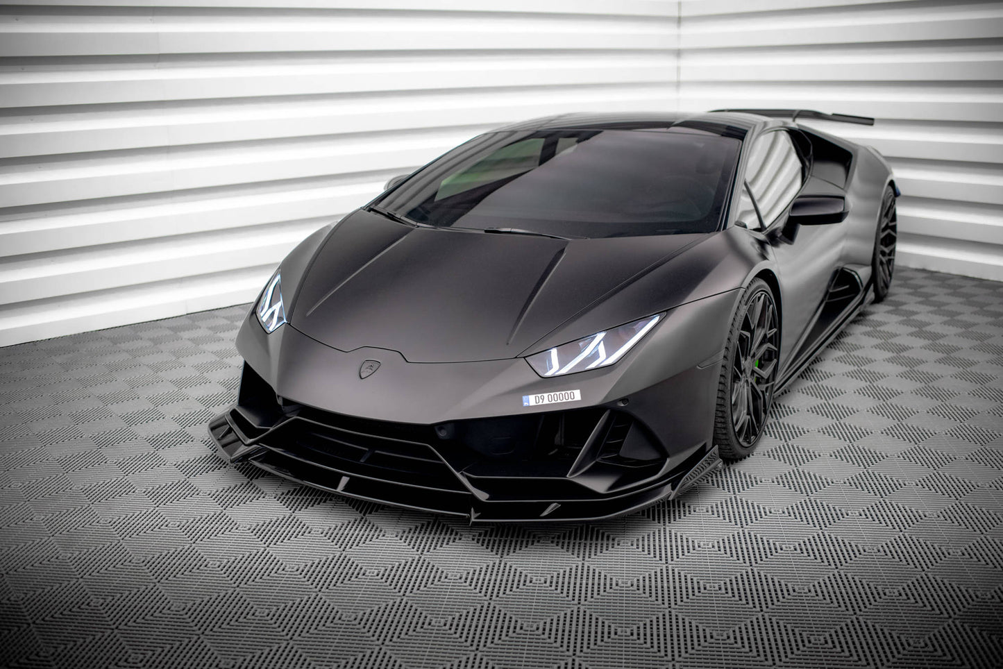 Front Ansatz für Lamborghini Huracan EVO AWD schwarz Hochglanz
