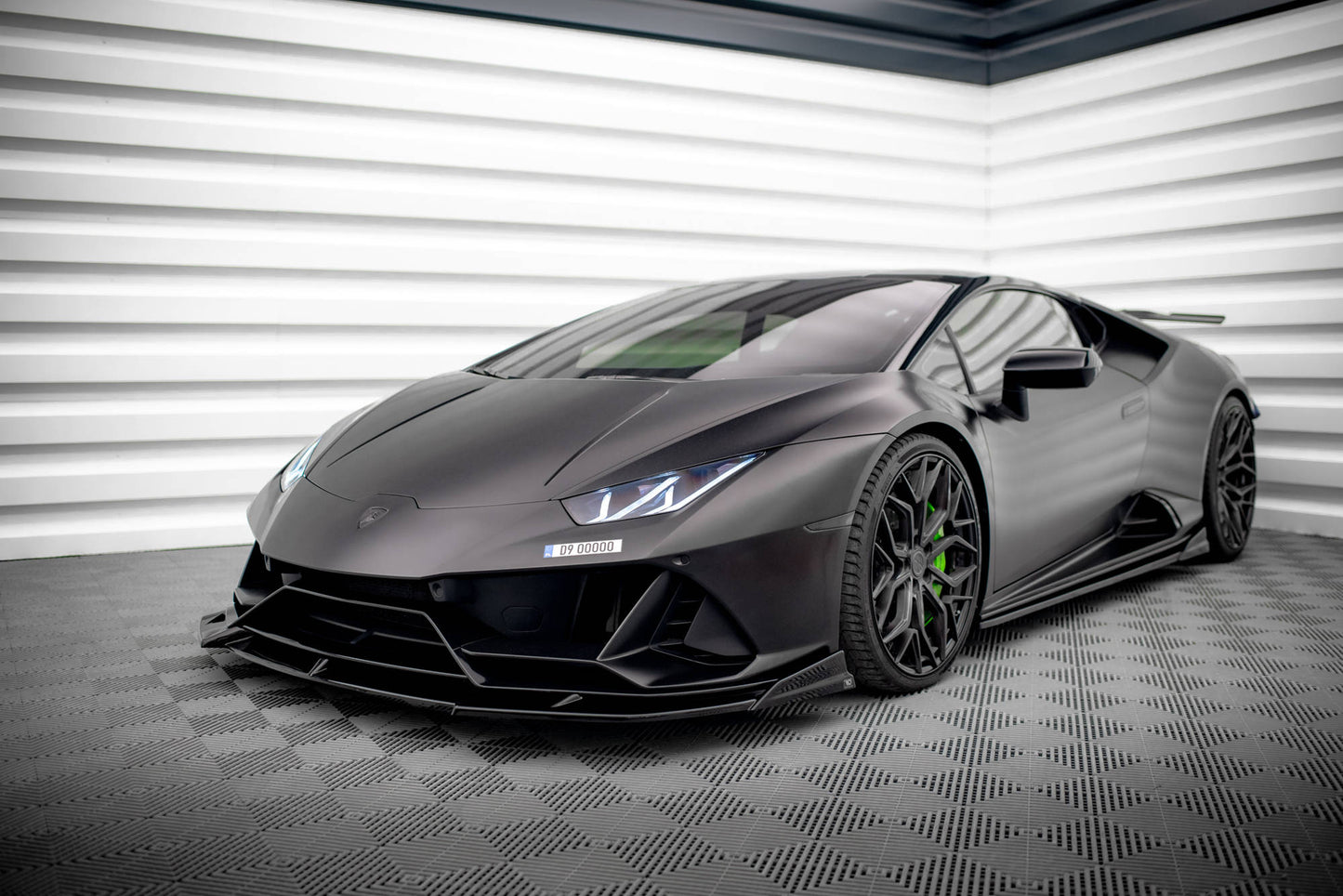 Front Ansatz für Lamborghini Huracan EVO AWD schwarz Hochglanz