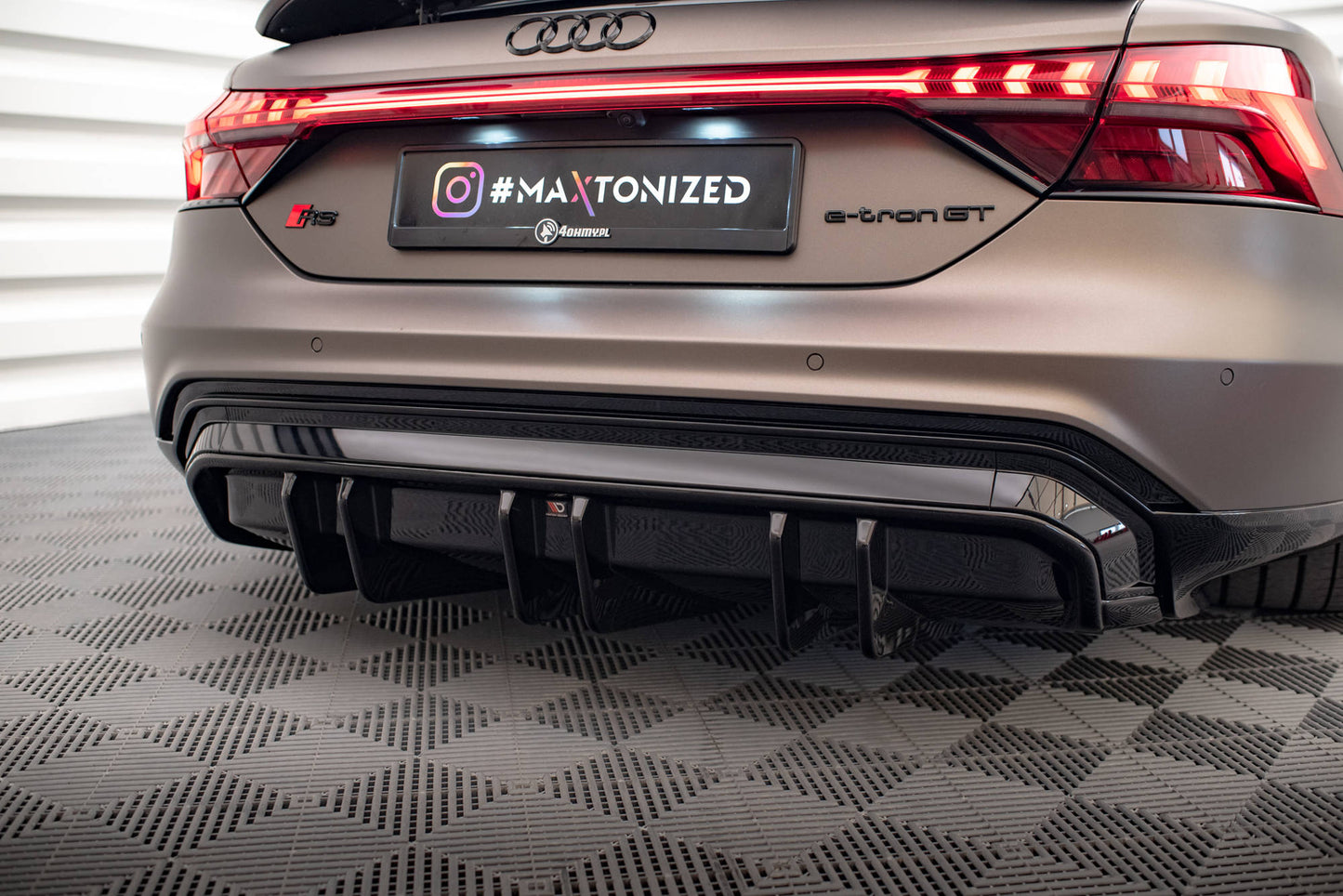 Diffusor Heck Ansatz für Audi e-Tron GT / RS GT Mk1 schwarz Hochglanz