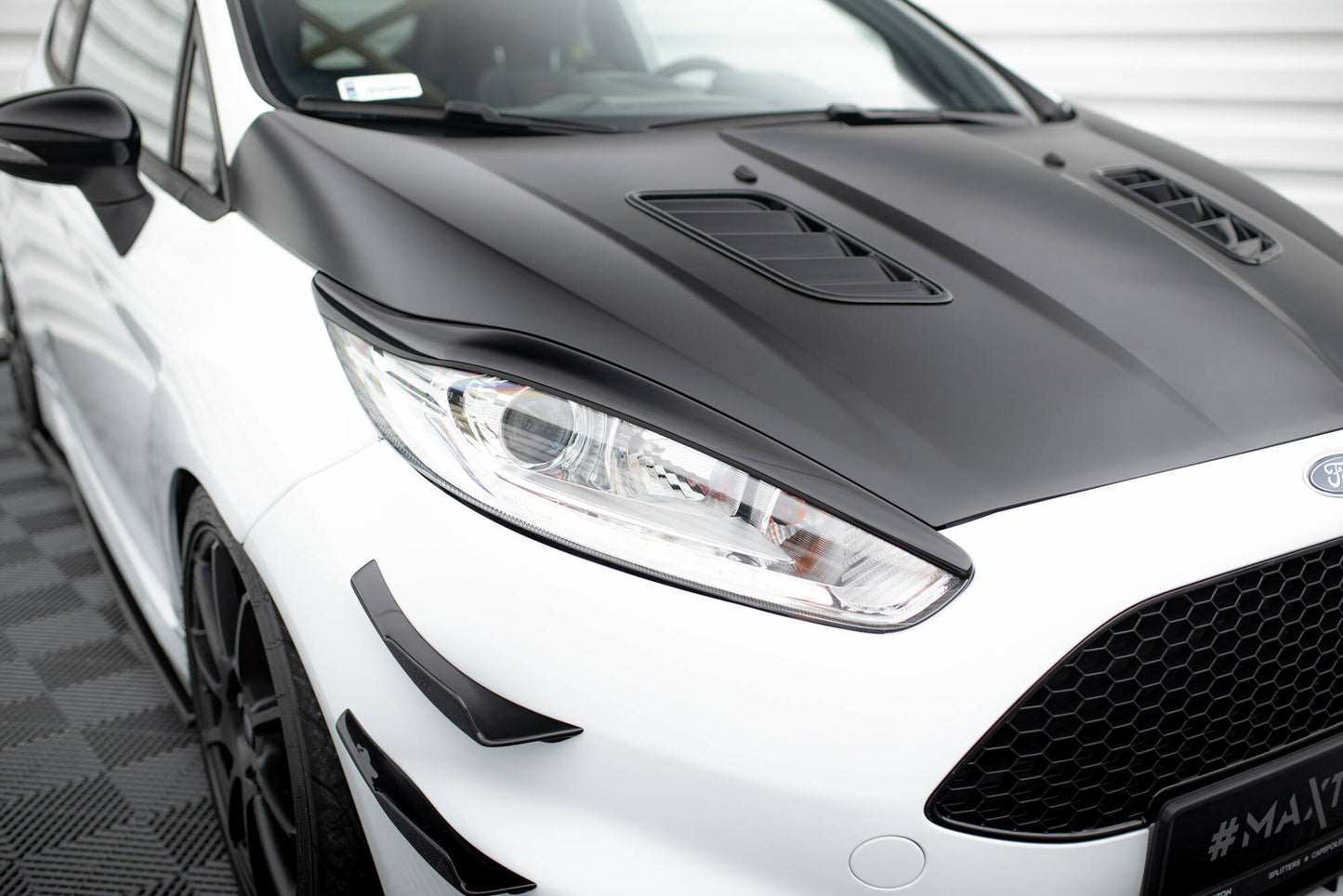 Scheinwerfer Blenden Böser Blick V.1 für Ford Fiesta ST / ST-Line / Standard Mk7 FL schwarz Hochglanz