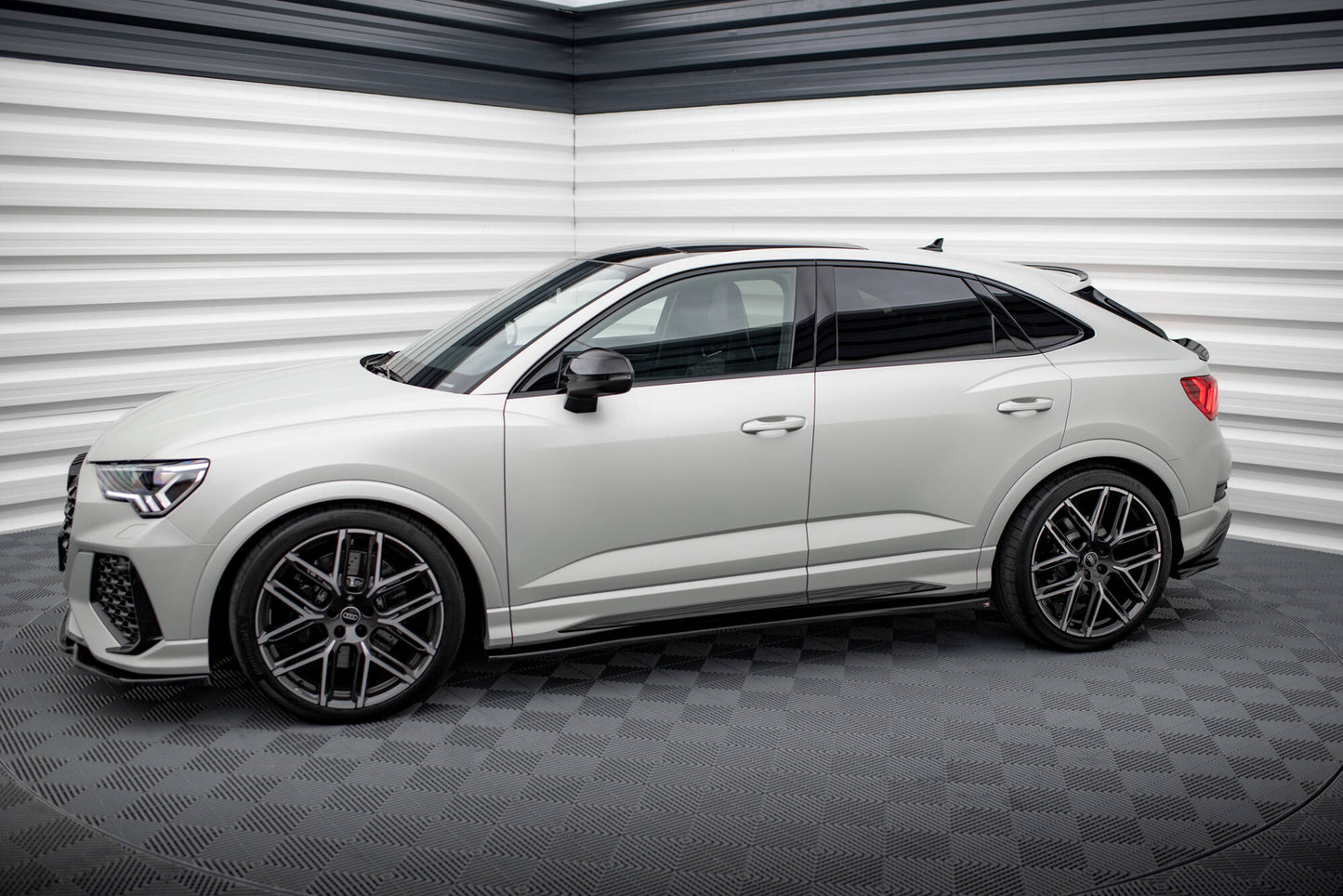 Seitenschweller Ansatz V.2 für Audi Q3 S-Line / RSQ3 F3 schwarz Hochglanz