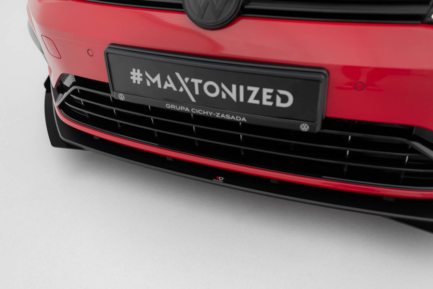 Street Pro Front Ansatz für +Flaps für Volkswagen Golf R / R-Line Mk7 Facelift schwarz Hochglanz