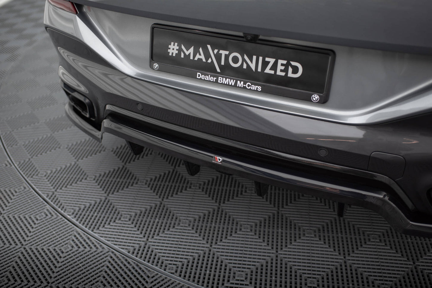 Mittlerer Cup Diffusor DTM Look Heck Ansatz für V.1 BMW X6 M-Paket G06 Facelift schwarz Hochglanz