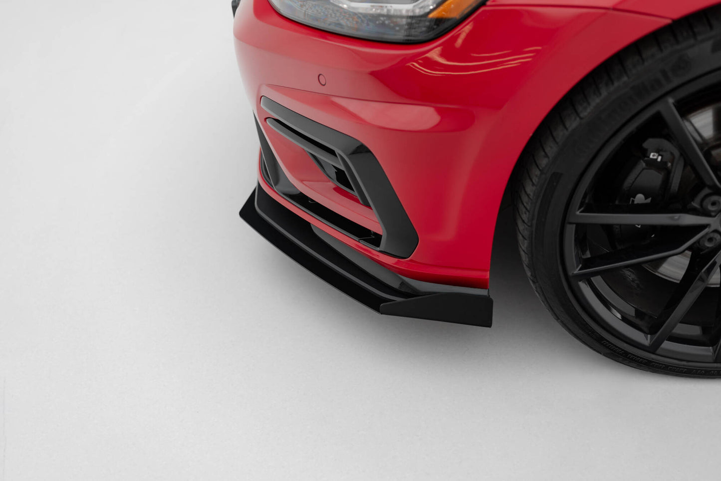 Street Pro Front Ansatz für +Flaps für Volkswagen Golf R / R-Line Mk7 Facelift schwarz Hochglanz