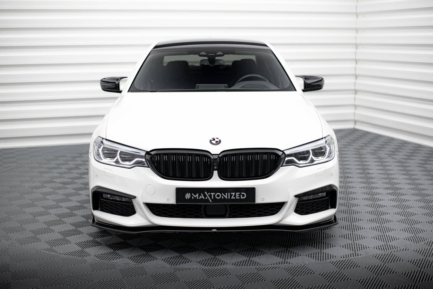 Front Ansatz V.2 für BMW 5er M-Paket / M550d / M550i G30/ G31 M-Paket schwarz Hochglanz