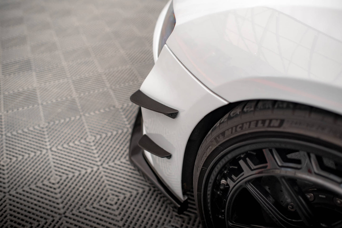 Stoßstangen Flaps Wings vorne Canards für Audi R8 Mk2 Facelift
