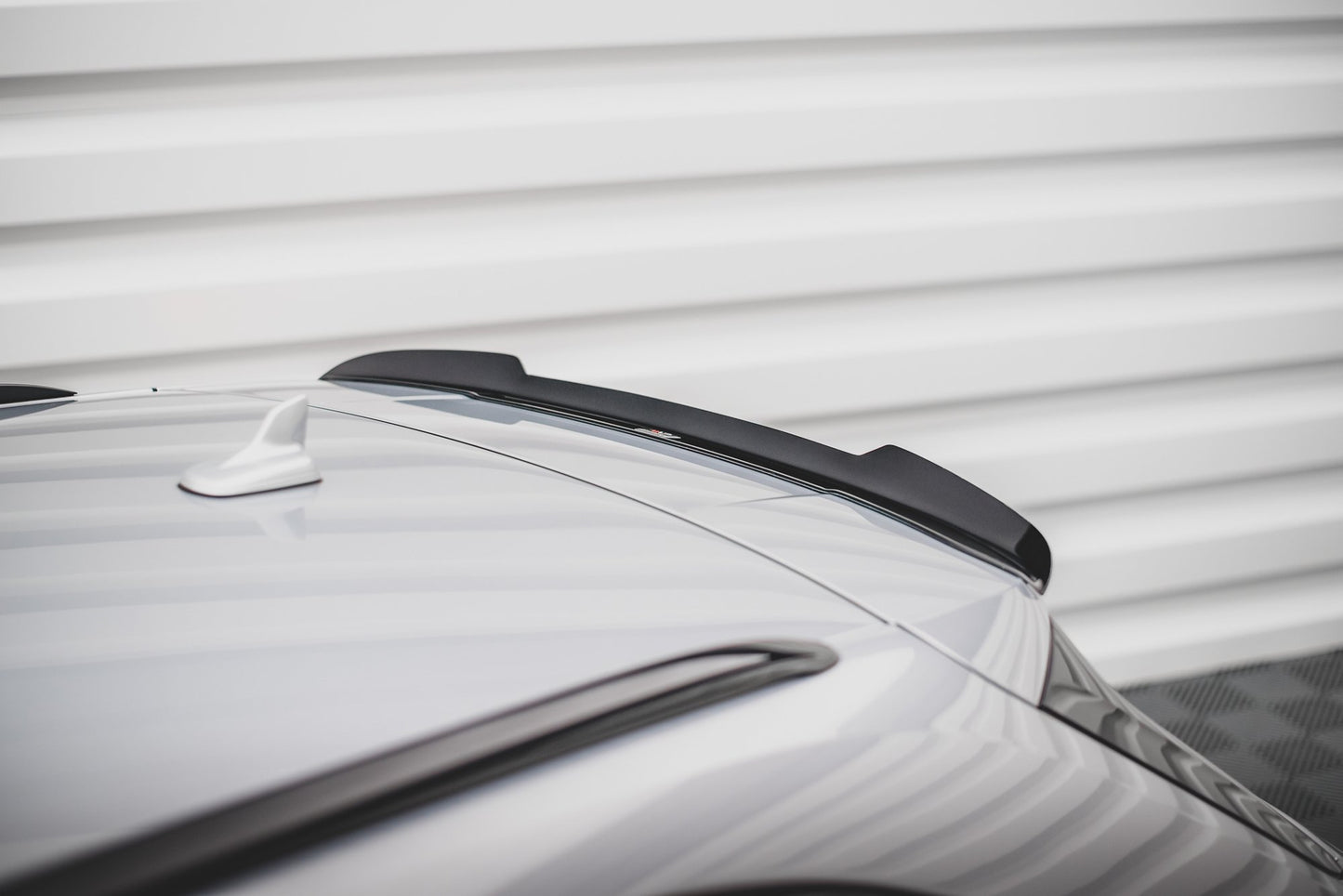 Spoiler CAP V.2 für Audi S4 / A4 S-Line Avant B9 schwarz Hochglanz