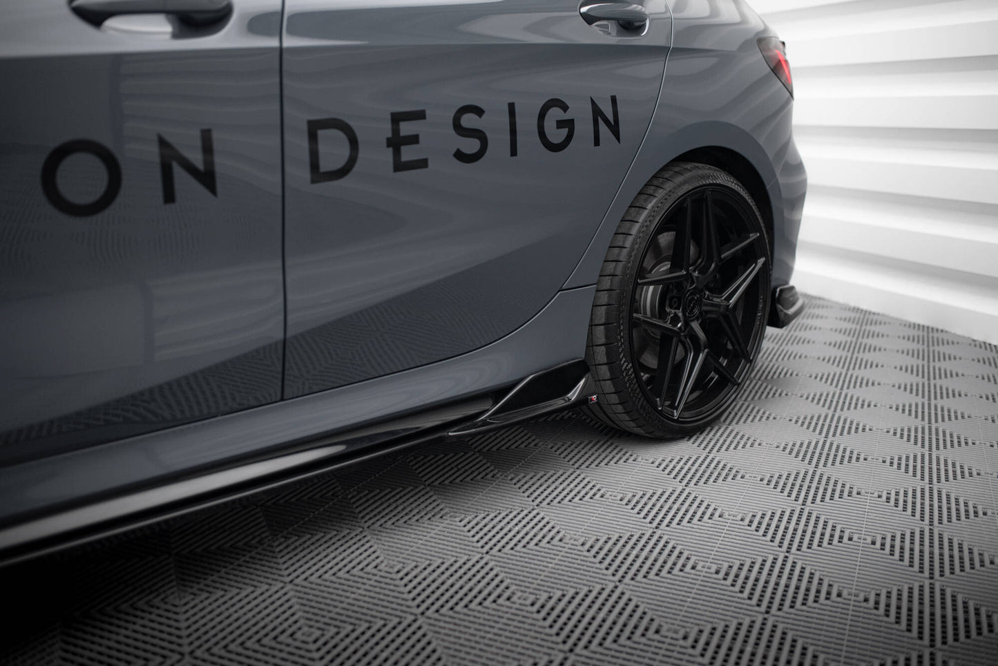 Seitenschweller Ansatz für V.3 für BMW 1er M-Paket/ M135i / 128ti F40 schwarz Hochglanz