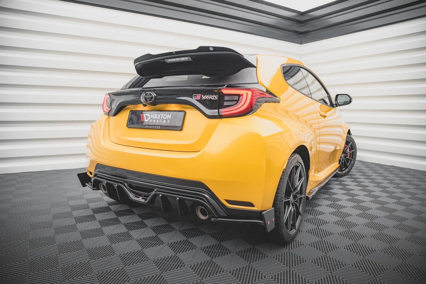 Heck Ansatz Flaps Diffusor + Flaps für V.4 Toyota GR Yaris Mk4