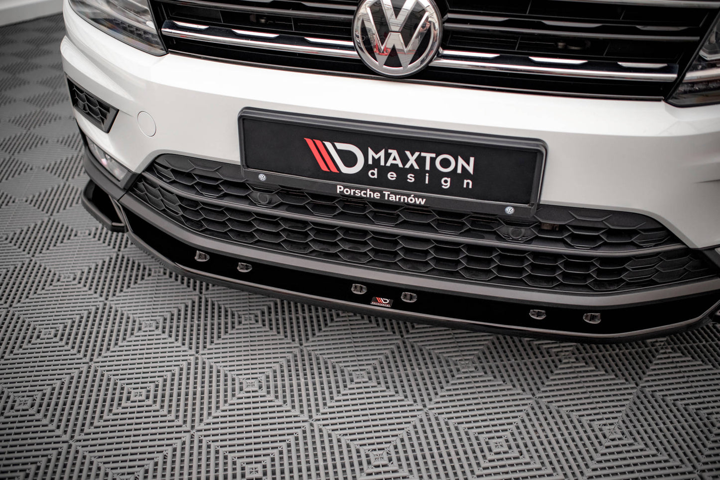 Front Ansatz für Volkswagen Tiguan Mk2 schwarz matt