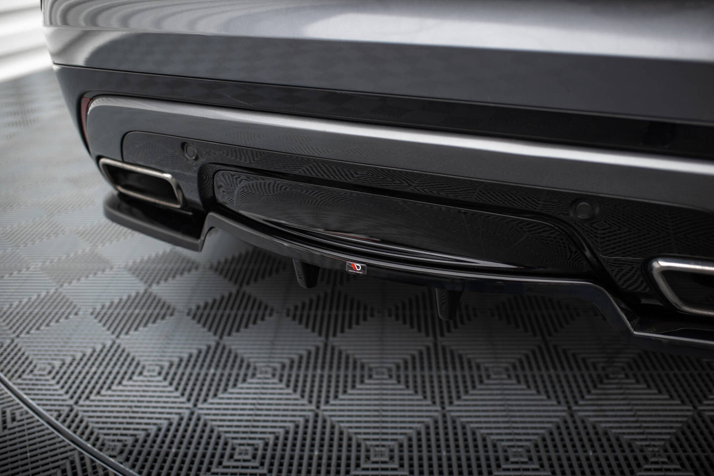 Mittlerer Cup Diffusor DTM Look Heck Ansatz für V.1 Land Rover Range Rover Velar R-Dynamic Mk1 schwarz Hochglanz
