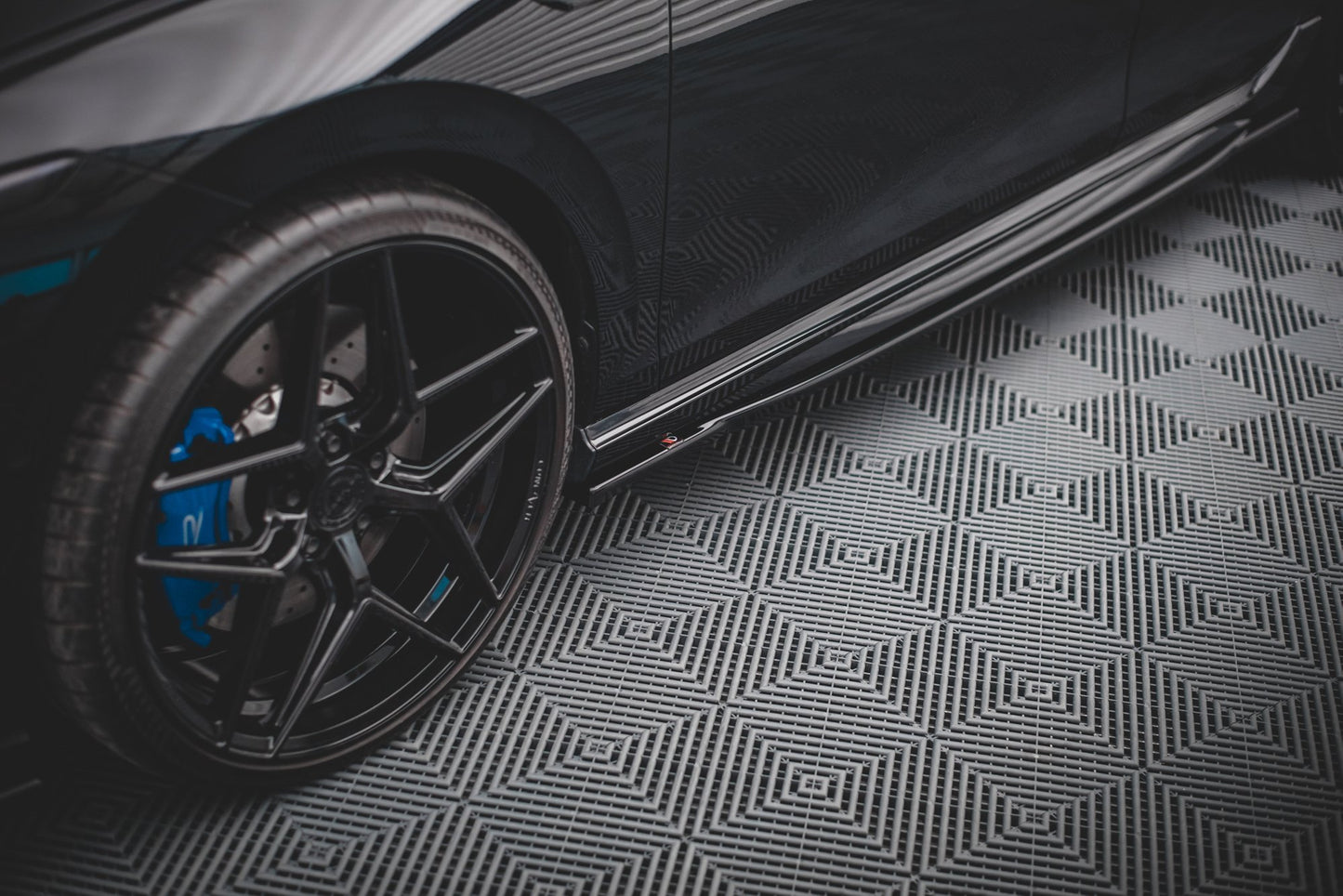 Seitenschweller Ansatz für V.1 für VW Golf R Mk8 Facelift schwarz Hochglanz