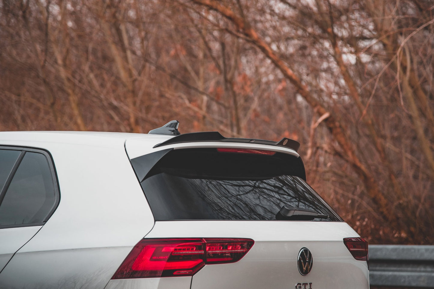 Spoiler CAP V.2 für VW Golf GTI / GTE / GTD / R-Line / R Mk8 schwarz Hochglanz