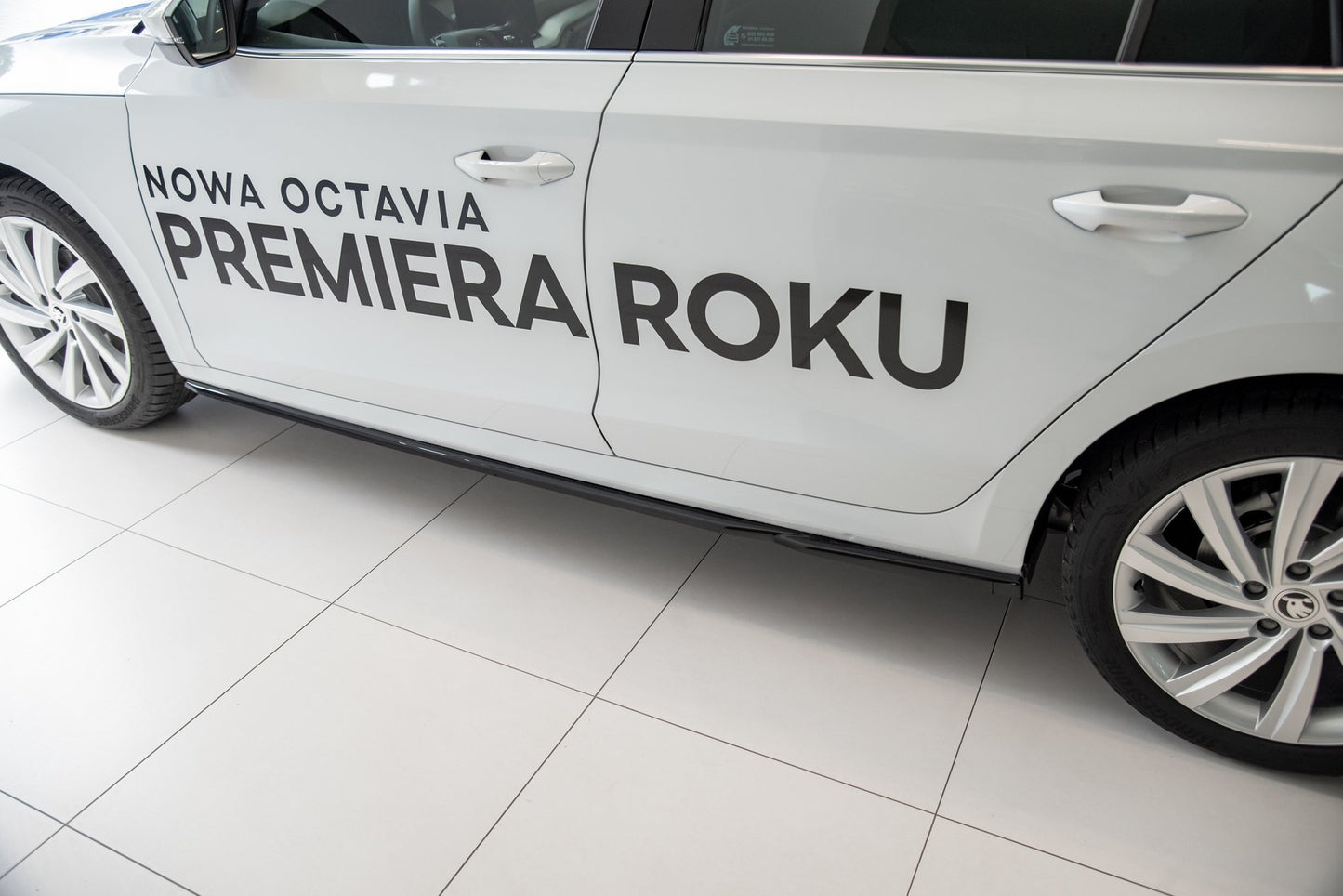 Seitenschweller Ansatz V.2 für Skoda Octavia Mk4 schwarz Hochglanz