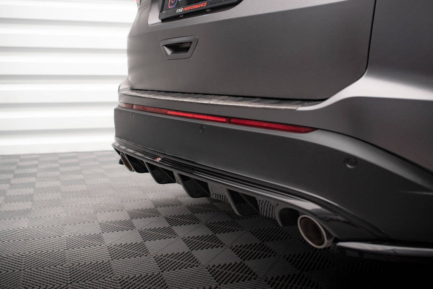 Diffusor Heck Ansatz für Ford Edge Mk2 schwarz Hochglanz
