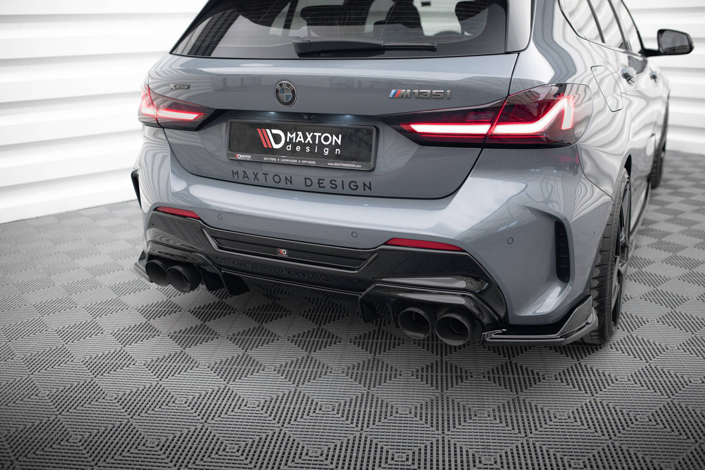 Diffusor Heck Ansatz V.2 für BMW 1er F40 M-Paket/ M135i schwarz Hochglanz