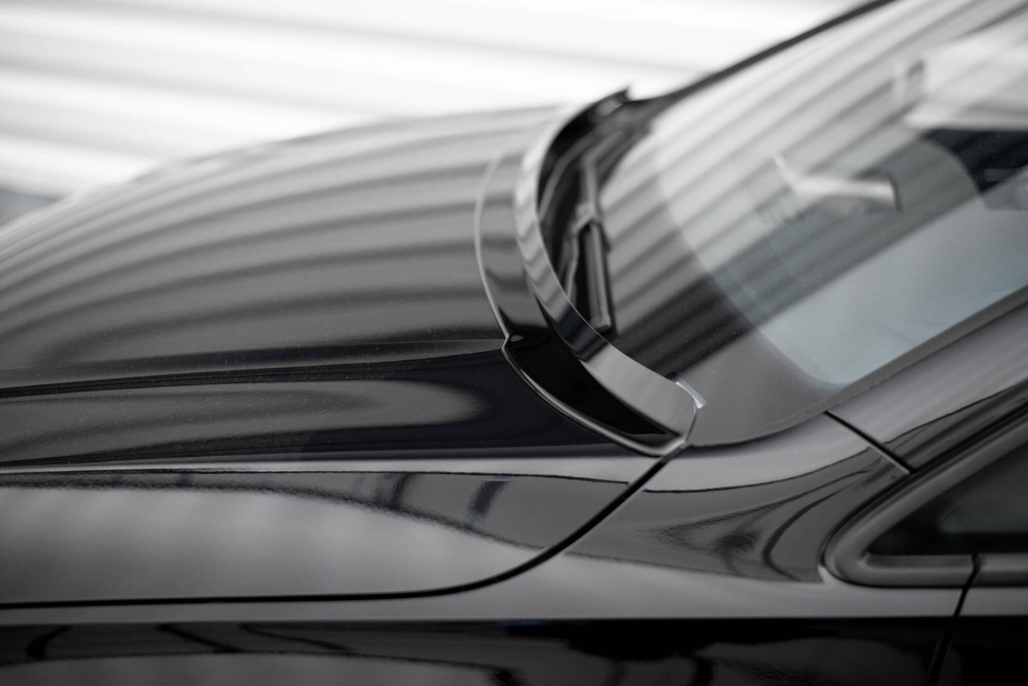 Verlängerung motorhaube VW Golf Mk8 schwarz Hochglanz