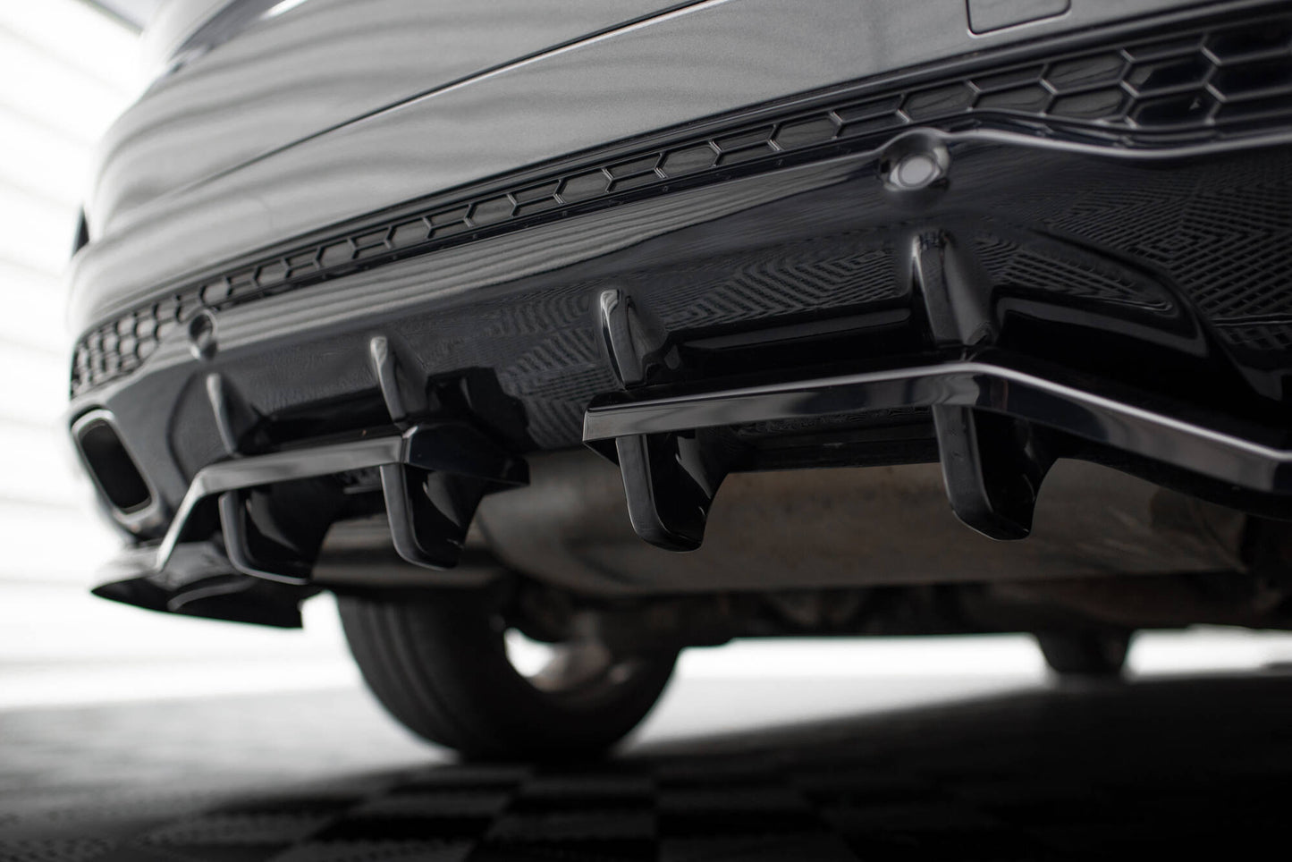 Mittlerer Cup Diffusor DTM Look Heck Ansatz für Ford S-Max ST-Line Mk2 schwarz Hochglanz