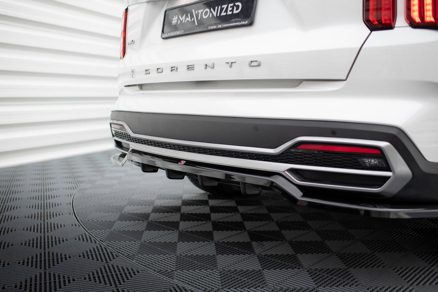 Mittlerer Cup Diffusor DTM Look Heck Ansatz für Kia Sorento Mk4 schwarz Hochglanz