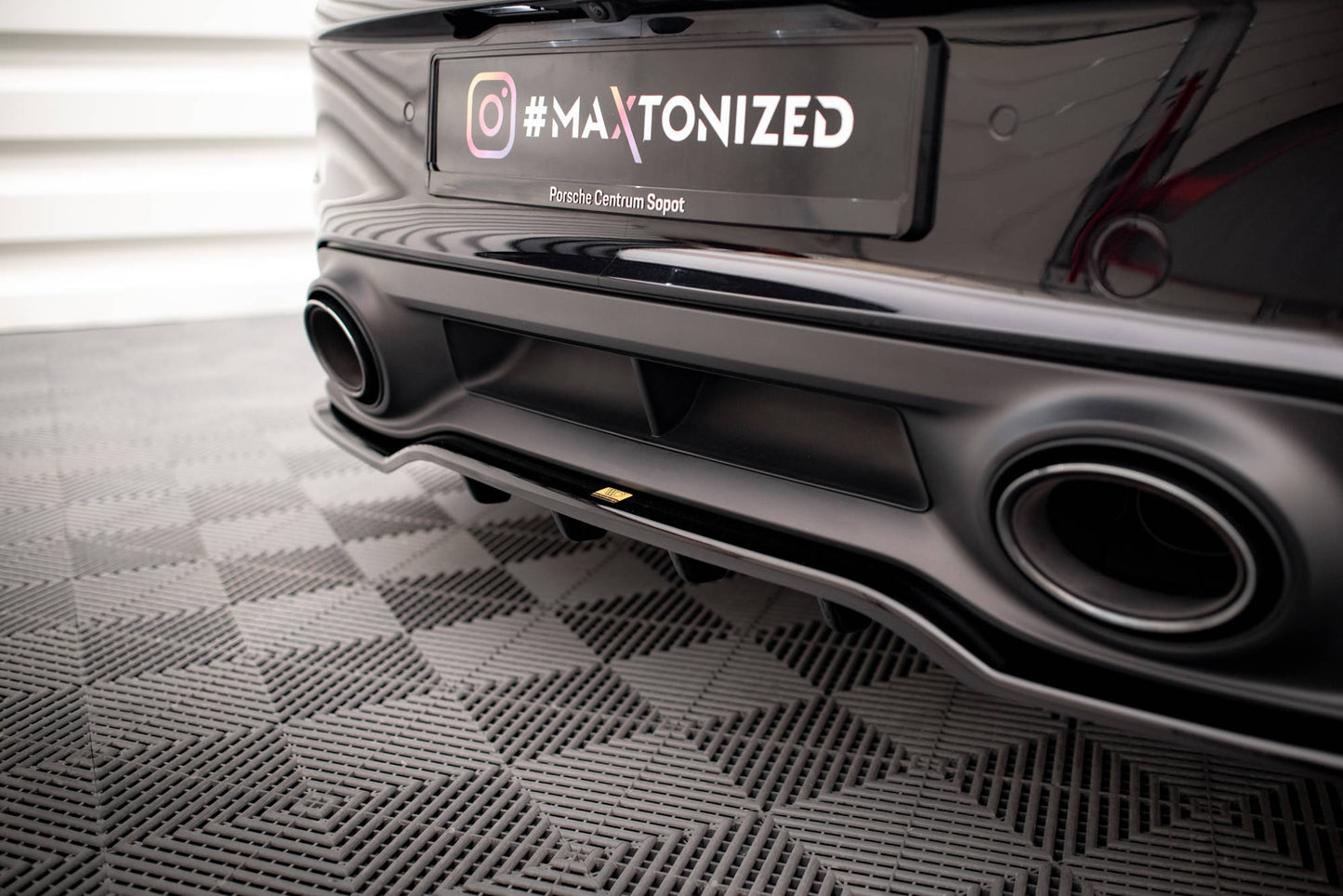 Mittlerer Cup Diffusor DTM Look Heck Ansatz für Porsche 911 Turbo S 992 schwarz Hochglanz