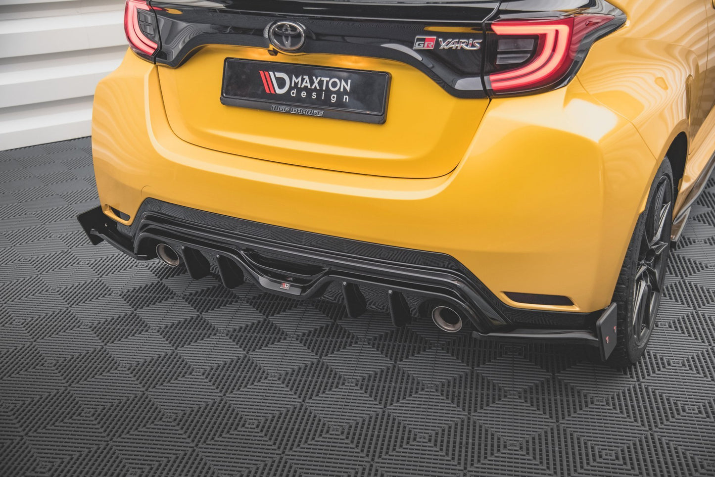 Heck Ansatz Flaps Diffusor + Flaps für V.4 Toyota GR Yaris Mk4