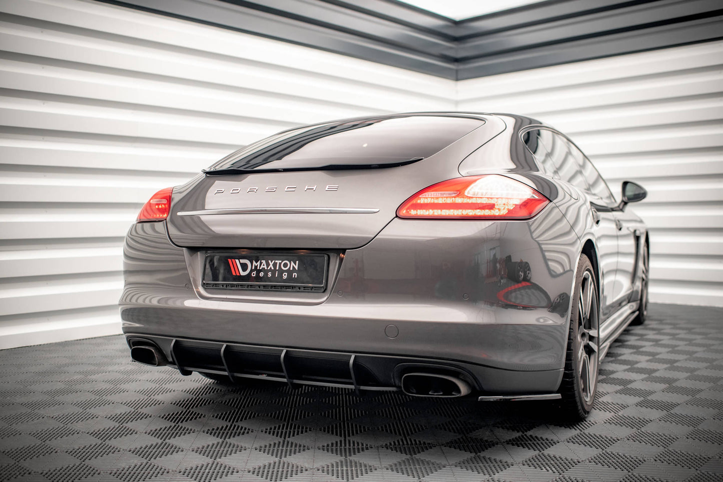 Spoiler CAP für Porsche Panamera / Panamera Diesel 970 schwarz Hochglanz