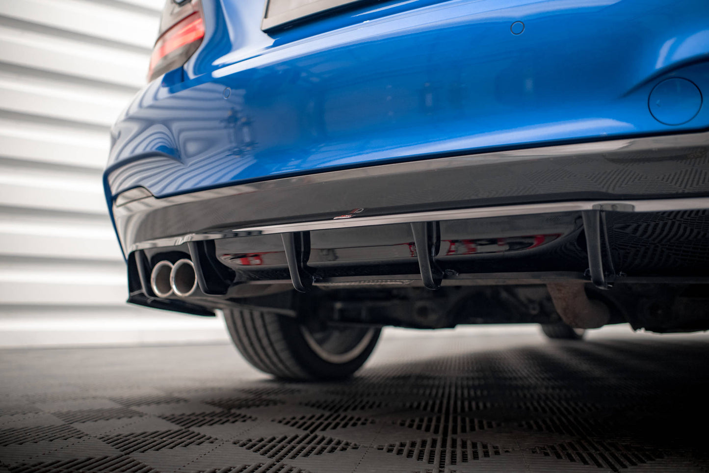 Mittlerer Cup Diffusor DTM Look Heck Ansatz für BMW 2 M-Paket F22 schwarz Hochglanz