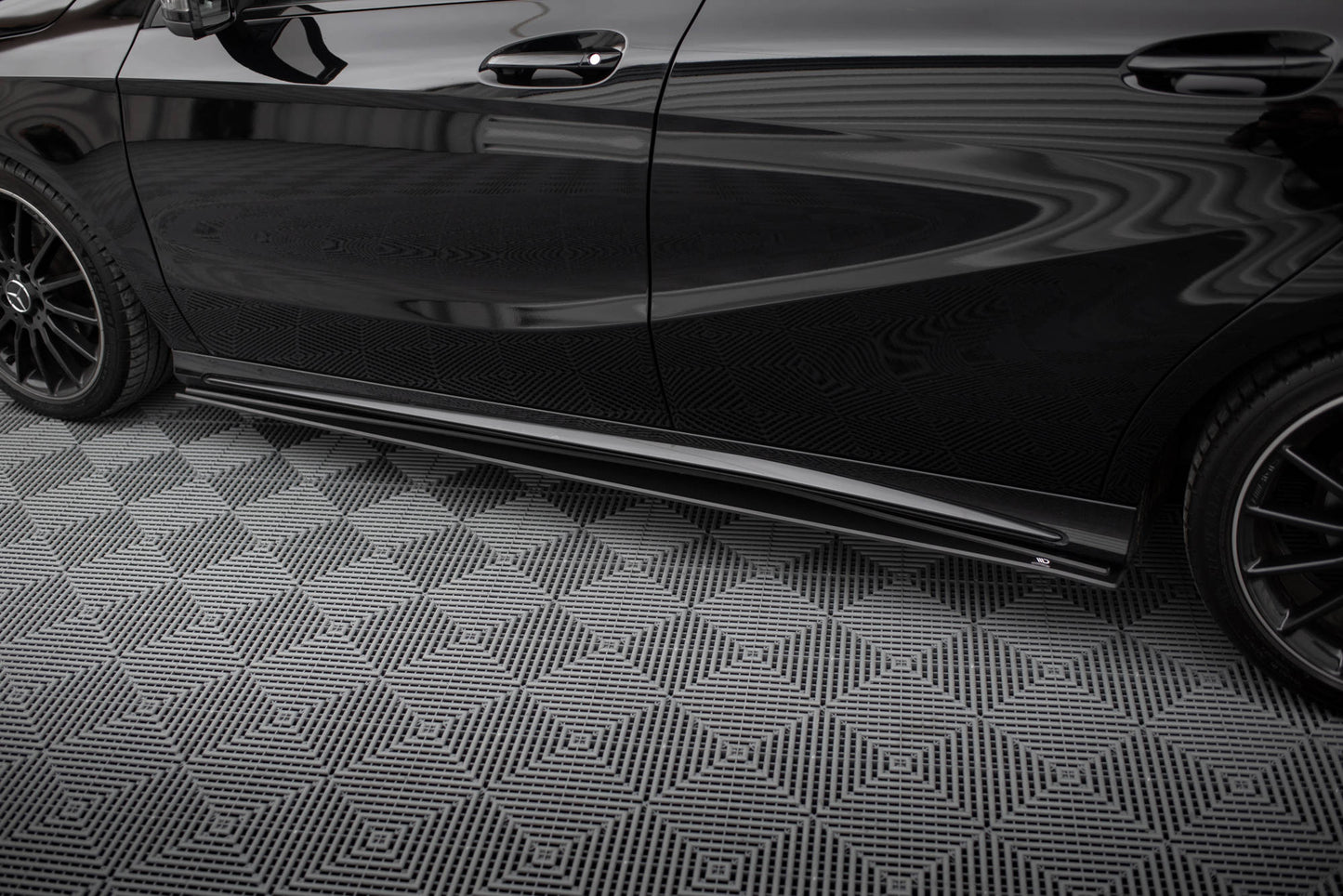 Street Pro Seitenschweller Ansatz für Mercedes-Benz A AMG-Line W176 Facelift