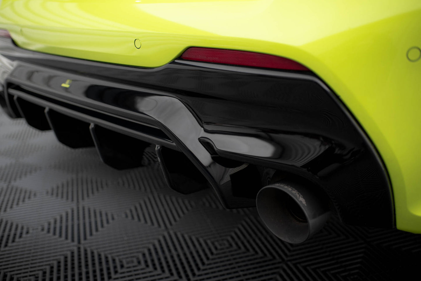 Diffusor Heck Ansatz V.1 für BMW 1er F40 M-Paket/ M135i schwarz Hochglanz