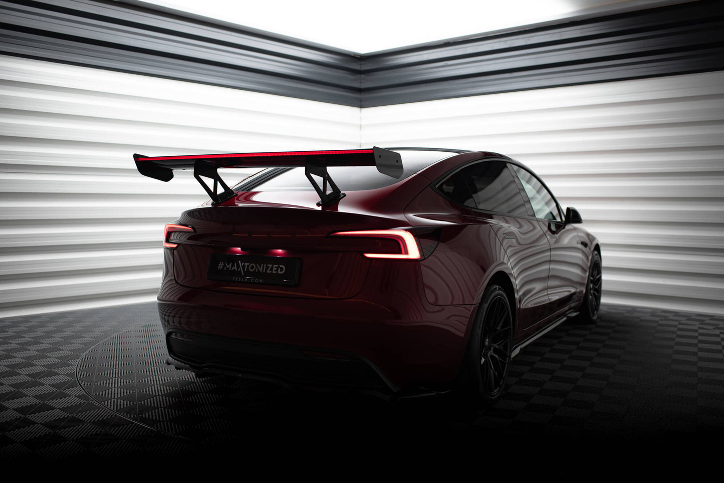 Carbon Spoiler + LED Tesla Model 3