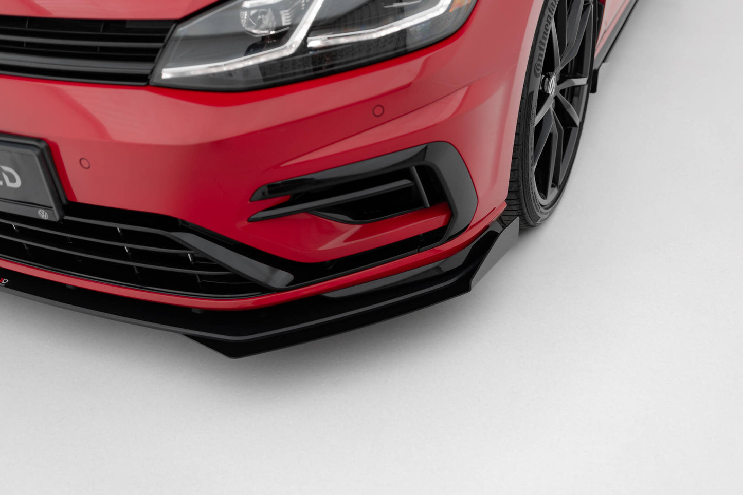 Street Pro Front Ansatz für +Flaps für Volkswagen Golf R / R-Line Mk7 Facelift schwarz Hochglanz
