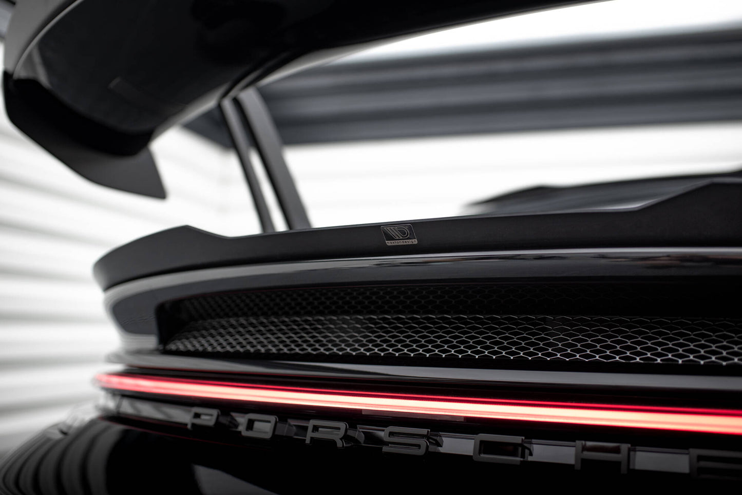 Niedriger Spoiler CAP für Porsche 911 992 GT3 schwarz Hochglanz