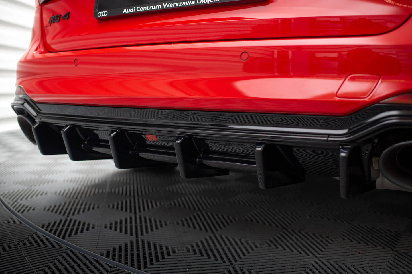 Diffusor Heck Ansatz für Audi RS4 B9 / B9 Facelift schwarz Hochglanz