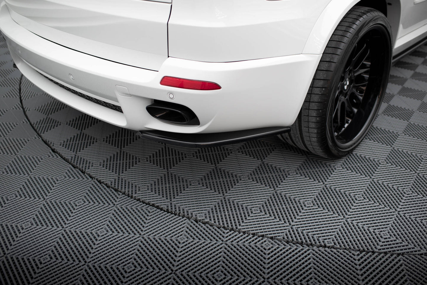 Heck Ansatz Flaps Diffusor für BMW X5 E70 Facelift M Paket schwarz Hochglanz