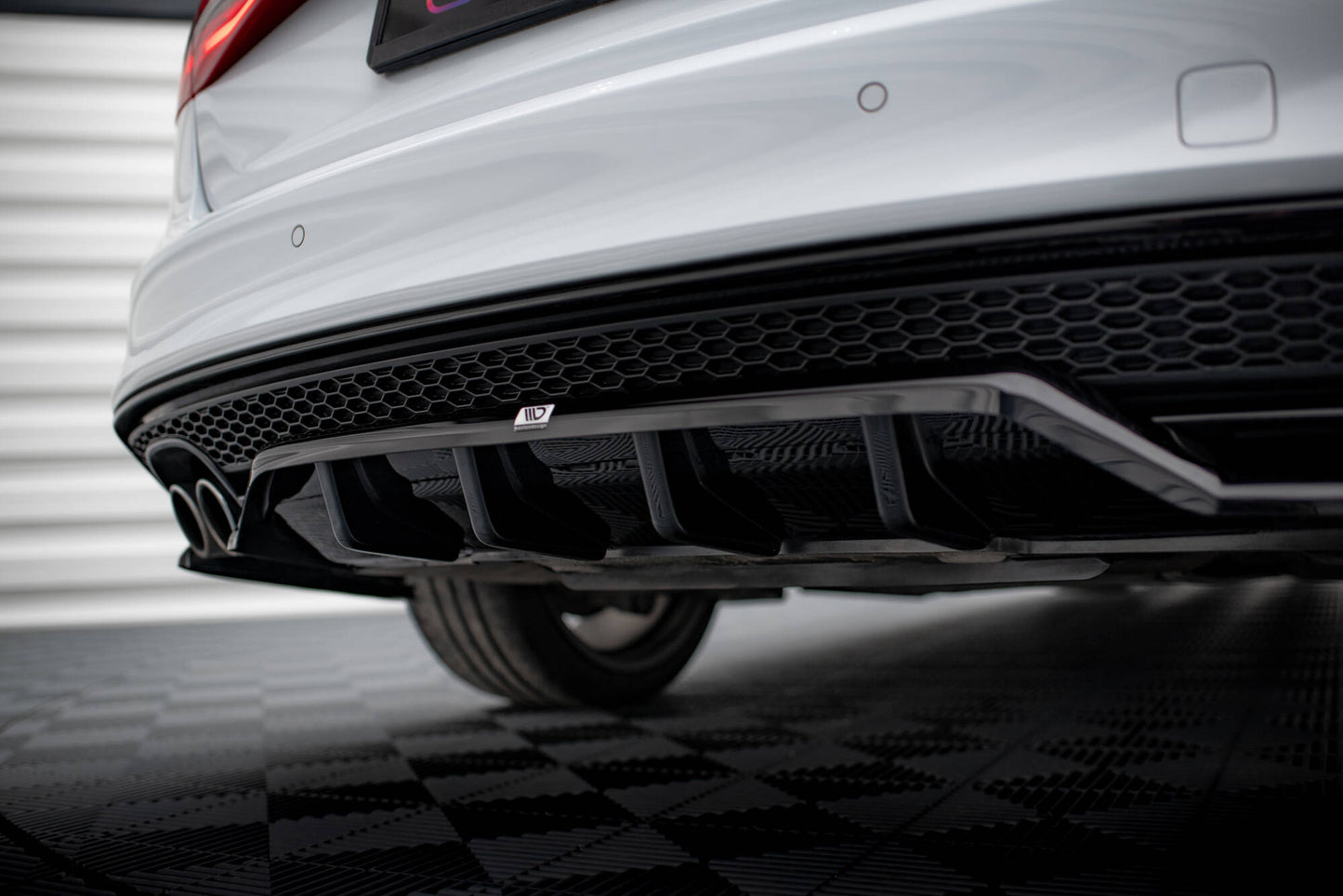 Mittlerer Cup Diffusor DTM Look Heck Ansatz für Audi A4 Competition B8 Facelift schwarz Hochglanz