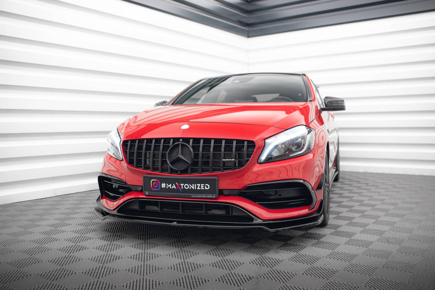 Front Ansatz V.2 für Mercedes-Benz A45 Aero W176 Facelift schwarz Hochglanz