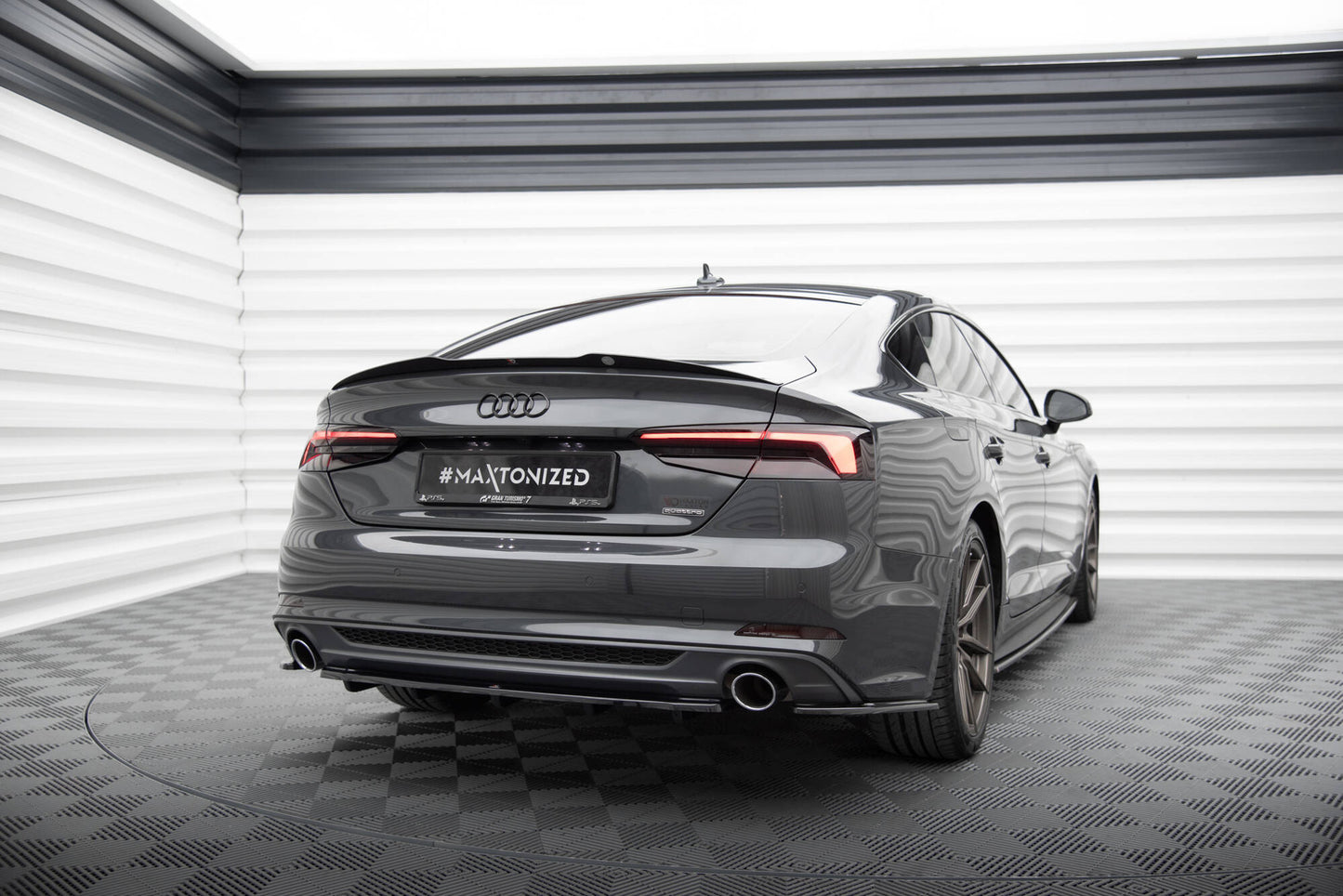 Heck Ansatz Flaps Diffusor für Audi A5 S-Line F5 Sportback schwarz Hochglanz