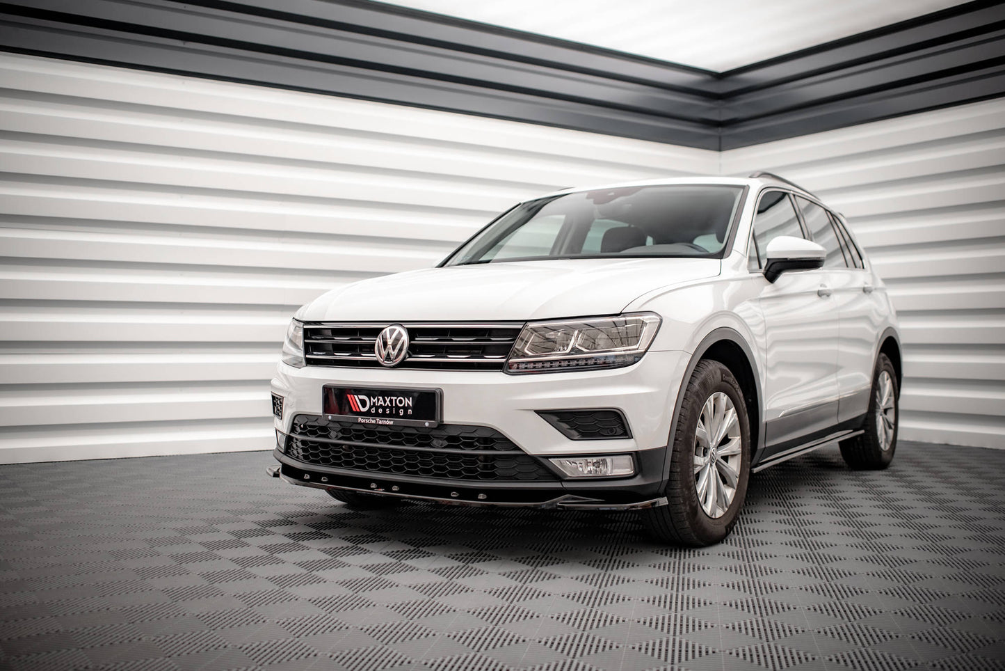 Front Ansatz für Volkswagen Tiguan Mk2 schwarz matt