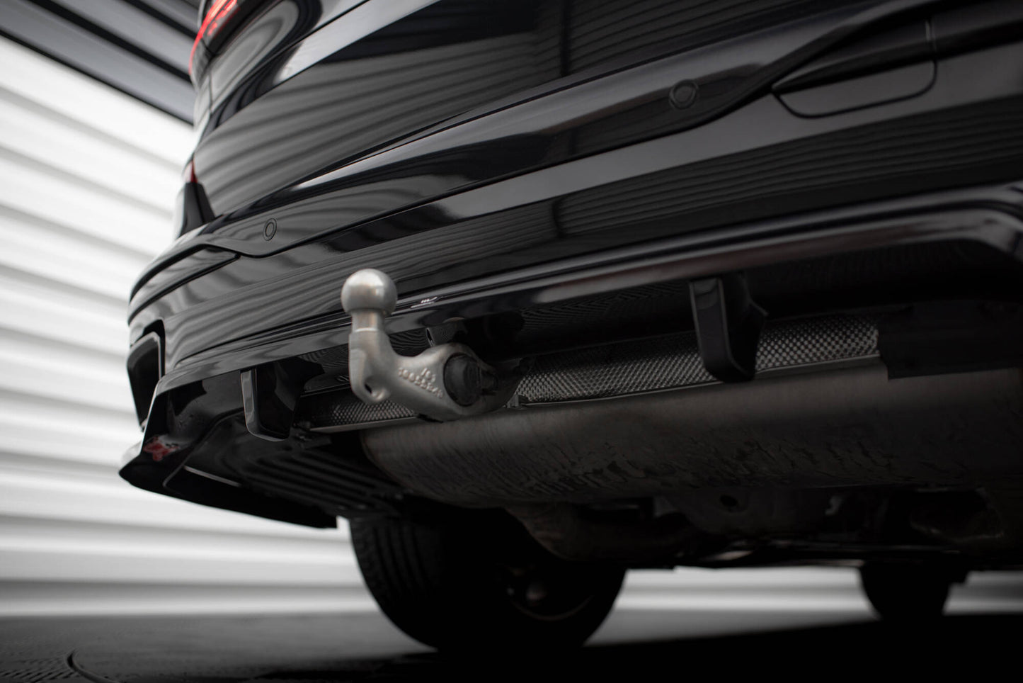 Mittlerer Cup Diffusor DTM Look Heck Ansatz für BMW X7 M-Paket G07 Facelift schwarz Hochglanz