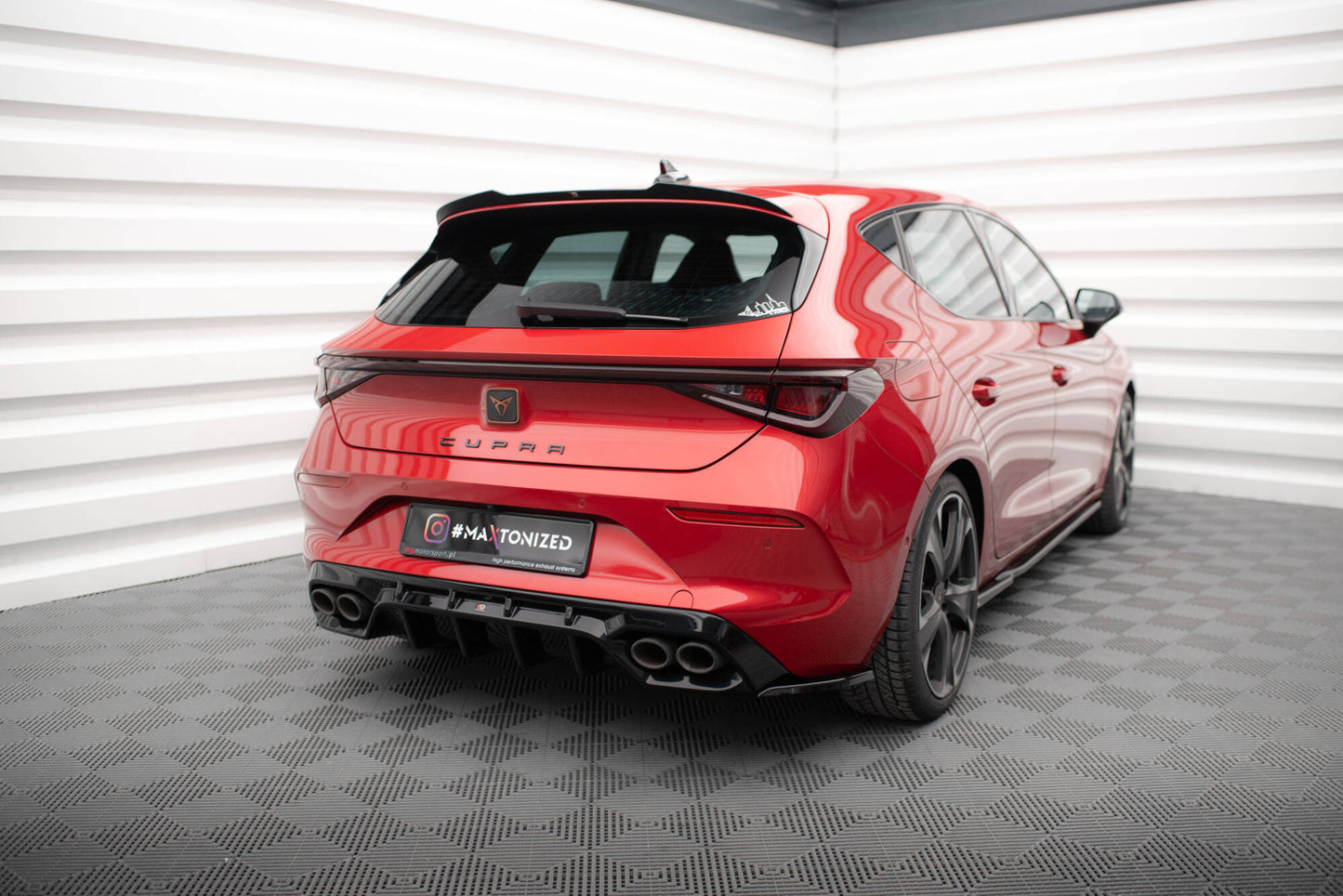 Diffusor Heck Ansatz für Cupra Leon Hatchback Mk1 schwarz Hochglanz