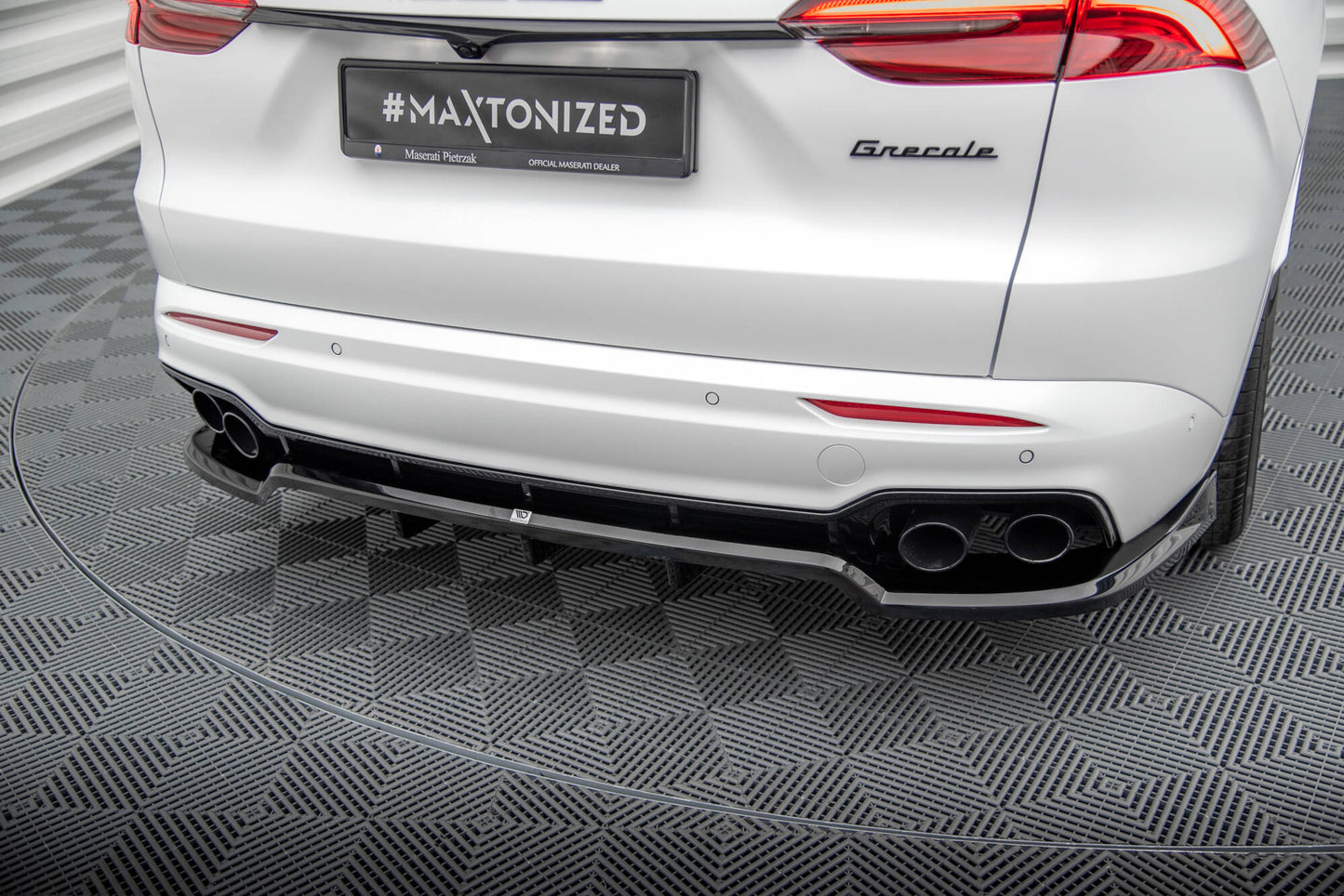Mittlerer Cup Diffusor DTM Look Heck Ansatz für Maserati Grecale GT / Modena Mk1 schwarz Hochglanz