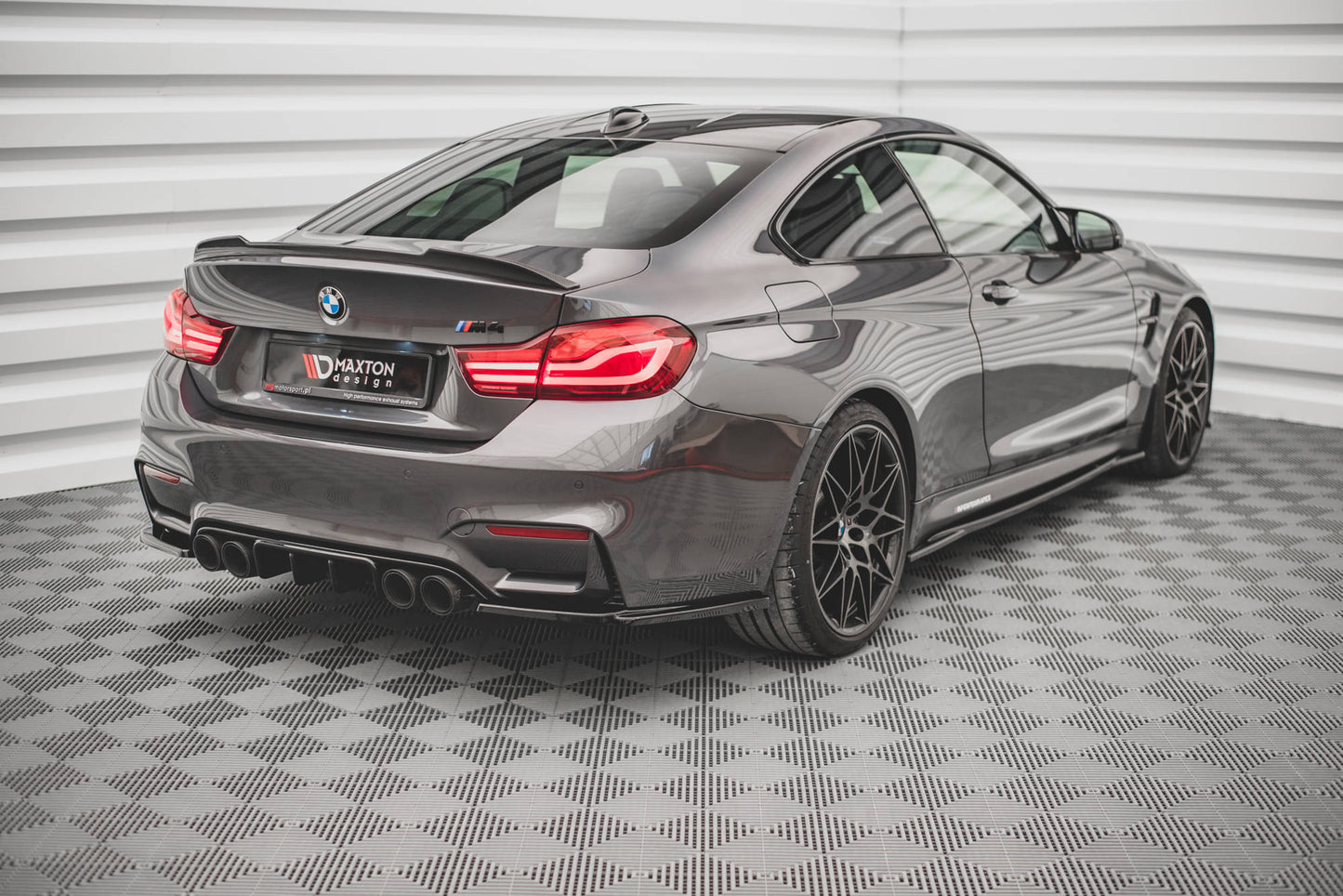 Diffusor Heck Ansatz für BMW M4 F82 schwarz Hochglanz
