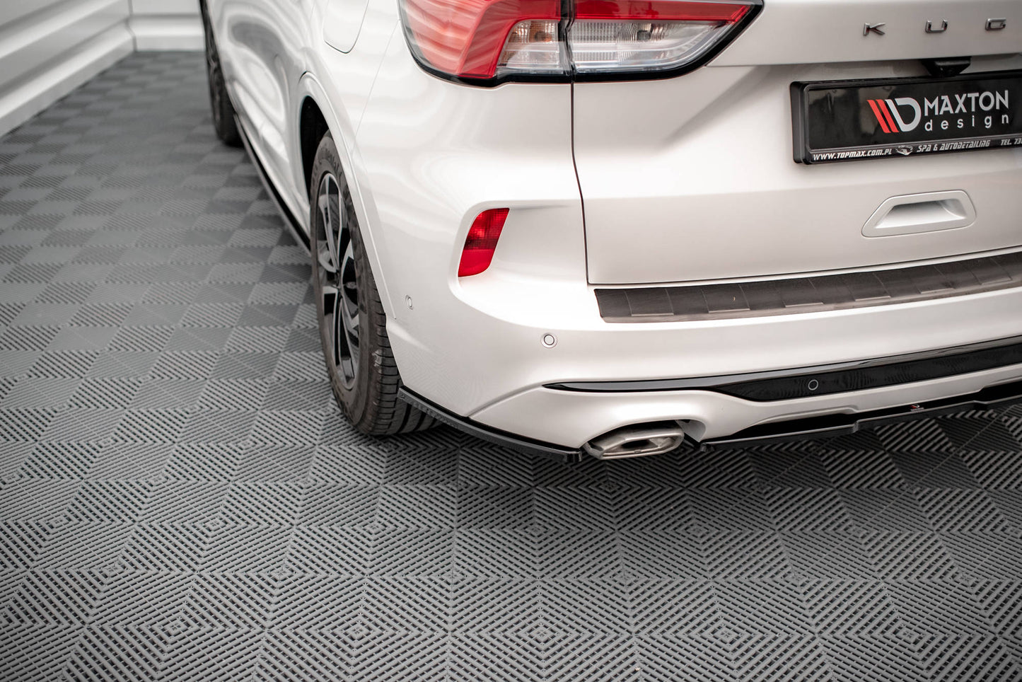 Heck Ansatz Flaps Diffusor für Ford Kuga ST-Line Mk3 Carbon Look